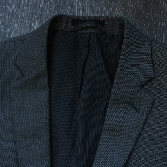 Calvin Klein Suit Set LIKE NEW - Picture 2 of 8